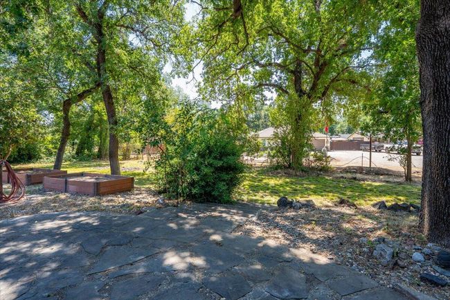 2551 S Waverly Ave, House other with 3 bedrooms, 2 bathrooms and null parking in Redding CA | Image 21
