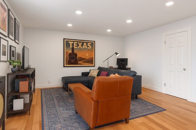 APT-205 - 5820 Berkman Dr, Condo with 2 bedrooms, 1 bathrooms and null parking in Austin TX | Image 5
