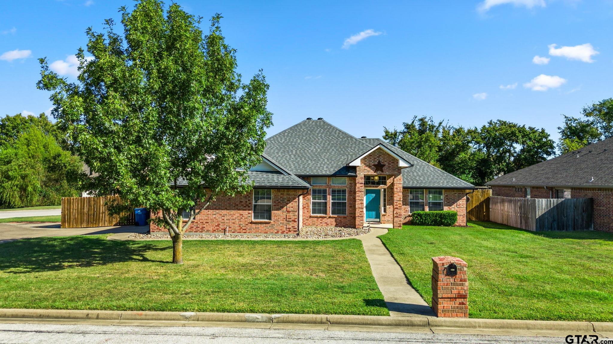 Silver Cv, Whitehouse, TX 75791