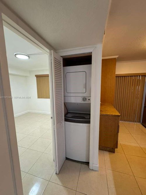 214-2575 Sw 27th Ave, Miami, FL, 33133 | Card Image