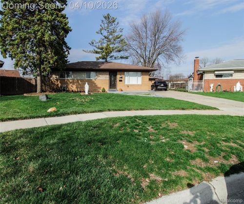 32792 Ridgefield Ave, Warren, MI, 48088-1332 | Card Image