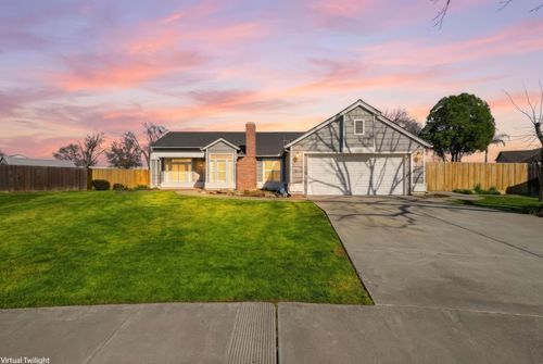 3207 Juniper Ct, Hanford, CA, 93230-7403 | Card Image