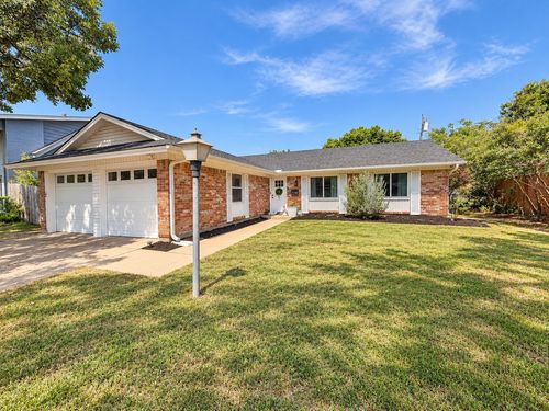 2701 Briarcliff Dr, Irving, TX, 75062-3277 | Card Image