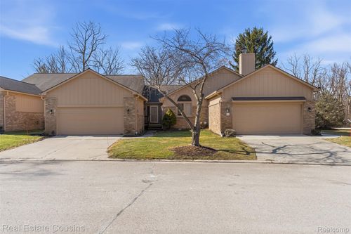 21590 River Ridge Ct, Farmington Hills, MI, 48335-4606 | Card Image