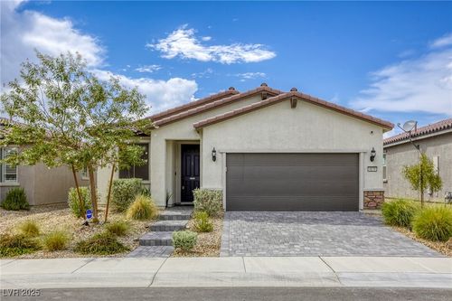 6839 Laguna Blanca St, North Las Vegas, NV, 89086-1697 | Card Image