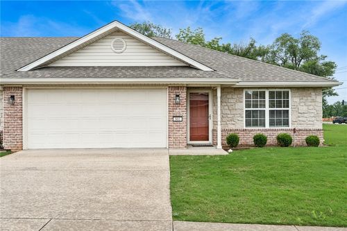 801 N 19th St, Rogers, AR, 72756-3589 | Card Image