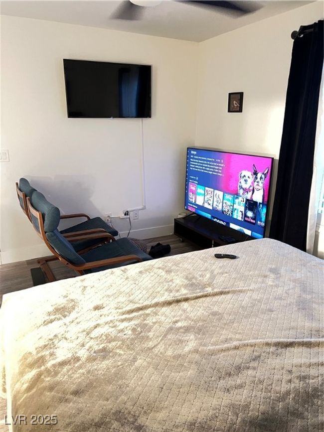5197 Silica Chalk Ave, Townhouse with 3 bedrooms, 2 bathrooms and null parking in Las Vegas NV | Image 11