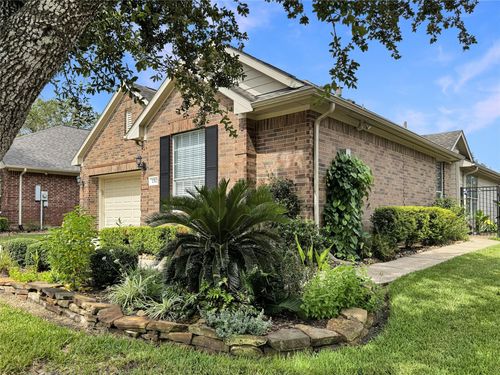 2312 Messina Dr, Pearland, TX, 77581-5332 | Card Image