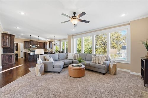 1520 Sw 41st St, Lee's Summit, MO, 64082-3812 | Card Image