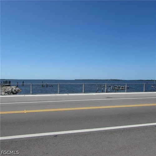 4262 Pine Island Rd Nw, MATLACHA, FL, 33993-9613 | Card Image
