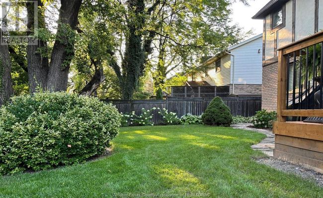 327 Majestic Dr, House other with 4 bedrooms, 4 bathrooms and null parking in Tecumseh ON | Image 24