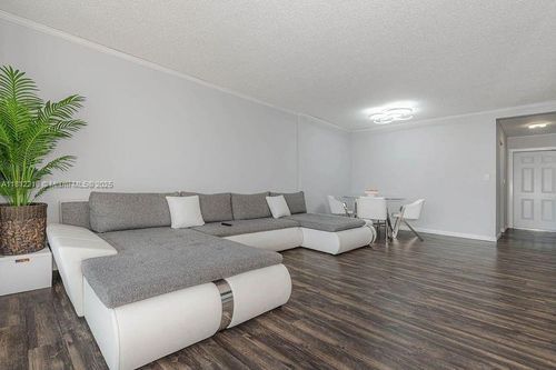 apt-605-500 Ne 12th Ave, Hallandale Beach, FL, 33009-3640 | Card Image