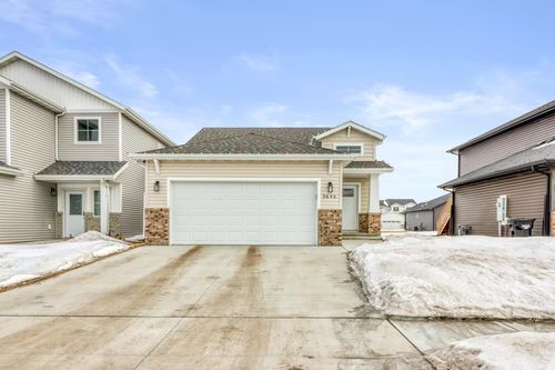 3646 Chinook Dr S, Fargo, ND, 58104-4643 | Card Image