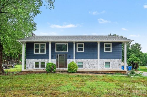 2310 24th Ave Ne, Hickory, NC, 28601-7931 | Card Image