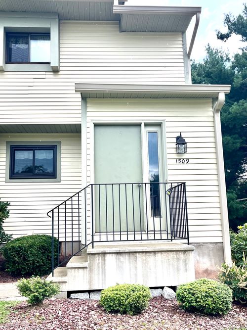 1509-1509 Summer Hill Dr, South Windsor, CT, 06074-2850 | Card Image