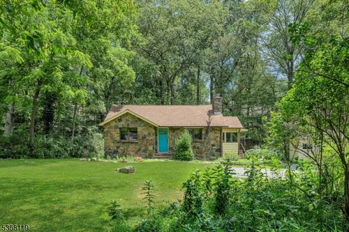 8 Virginia Rd, Montville, NJ, 07045-9748 | Card Image