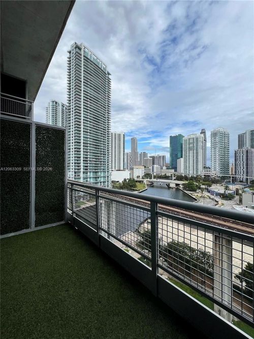 1210-690 Sw 1st Ct, MIAMI, FL, 33130-2991 | Card Image