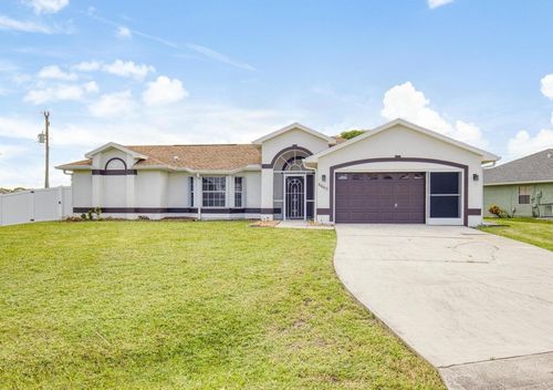 4605 Nw Gastonia St, Port Saint Lucie, FL, 34983-1330 | Card Image