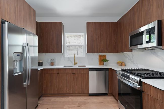B - 5304 Samuel Huston Ave, House other with 2 bedrooms, 3 bathrooms and null parking in Austin TX | Image 8