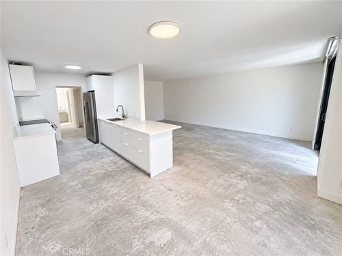 355-7300 Franklin, Los Angeles, CA, 90046 | Card Image