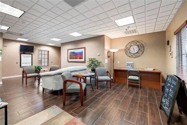 Downstair waiting room | Image 13