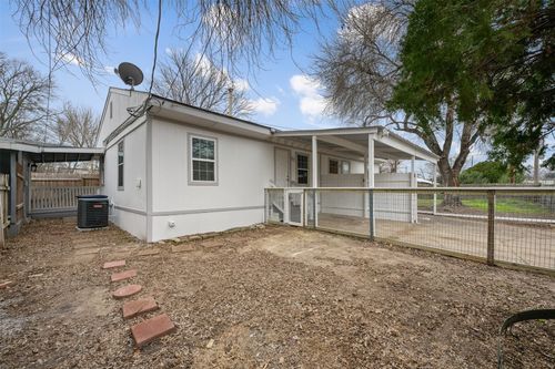 1-3-901 Valdez St, Austin, TX, 78741-3587 | Card Image