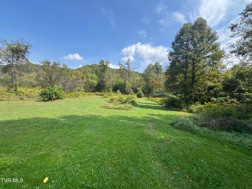 5512 Guest River Rd, Norton, VA, 24273-4012 | Card Image
