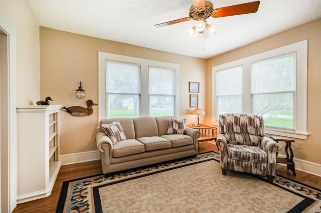 3524 County Road 107 F, House other with 4 bedrooms, 2 bathrooms and 2 parking in Pearland TX | Image 4