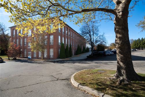 apt-209-494 Woonasquatucket Ave, North Providence, RI, 02911-1667 | Card Image