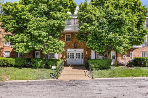 apt-6-10381 Oxford Hill Dr, Saint Louis, MO, 63146-5798 | Card Image