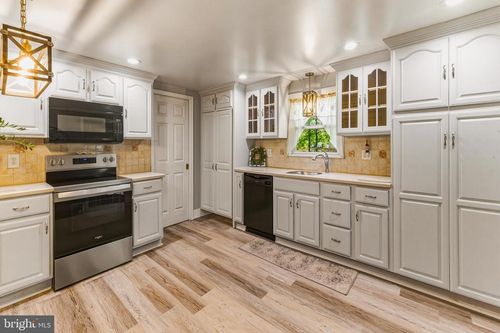 1621 Sunset Ave, WILLIAMSTOWN, NJ, 08094-4364 | Card Image