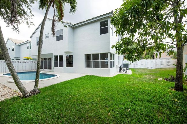 1127 Sw 104 Th Way, House other with 4 bedrooms, 3 bathrooms and null parking in Pembroke Pines FL | Image 33