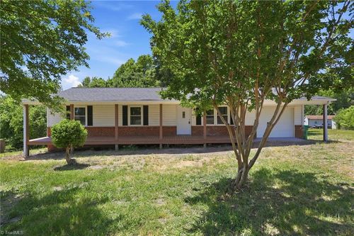 4237 Valley Circle, Thomasville, NC, 27360 | Card Image
