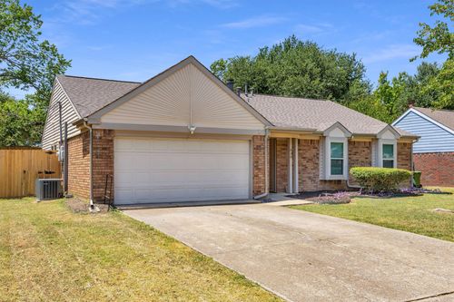 630 Berkley Dr, Grapevine, TX, 76051-5156 | Card Image