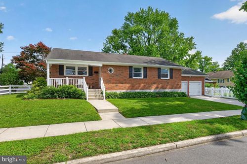 200 Edgewood Ave, AUDUBON, NJ, 08106-2225 | Card Image