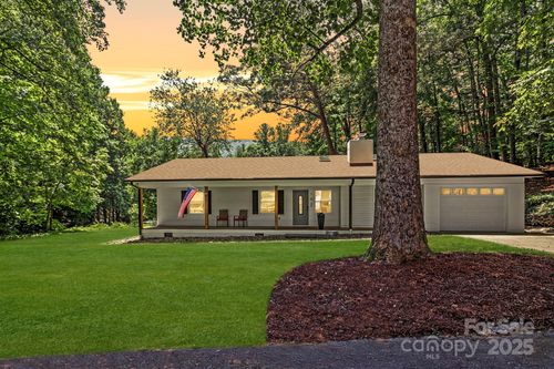 103 E White Pine Rd, Hendersonville, NC, 28739-9503 | Card Image