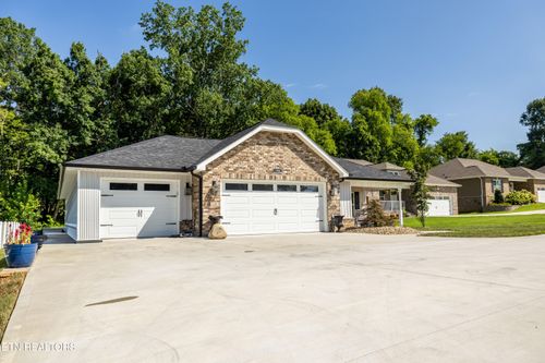 1706 Wilkinson Pike, Maryville, TN, 37803-6208 | Card Image