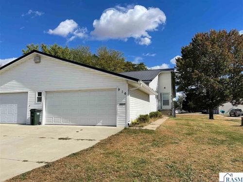 916 Armstrong Blvd N, Saint James, MN, 56081-1528 | Card Image