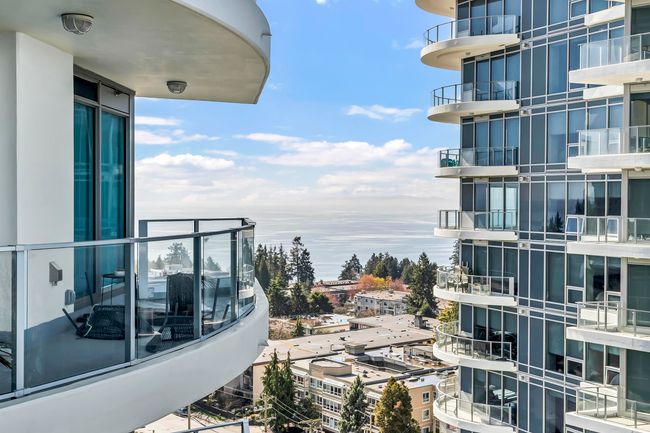 1101 - 1501 Foster Street, Condo with 2 bedrooms, 2 bathrooms and 2 parking in White Rock BC | Image 34