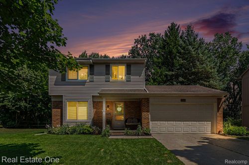 22344 Brookfield Dr, South Lyon, MI, 48178-1584 | Card Image