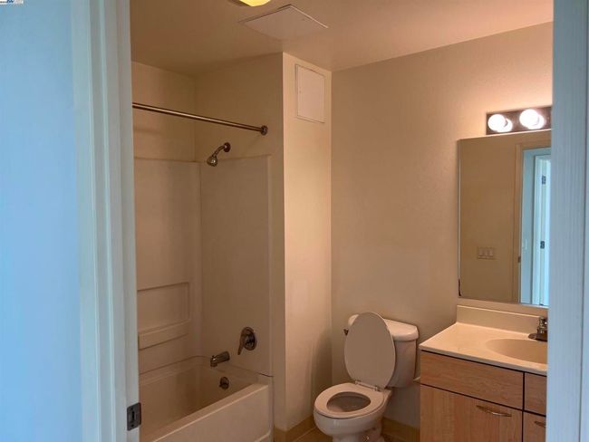 guest bathroom | Image 34