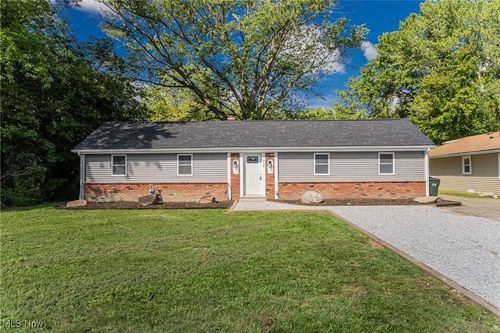 330 Abbe Rd, Sheffield Lake, OH, 44054-1813 | Card Image