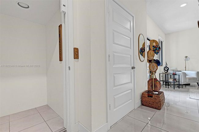 4690 Nw 84 Th Ave, Townhouse with 3 bedrooms, 5 bathrooms and null parking in Doral FL | Image 16
