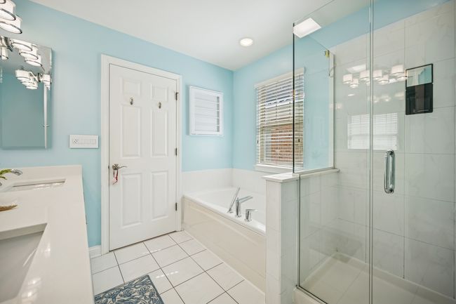 2306 Sundrop Dr, House other with 3 bedrooms, 4 bathrooms and 2 parking in Glenview IL | Image 13