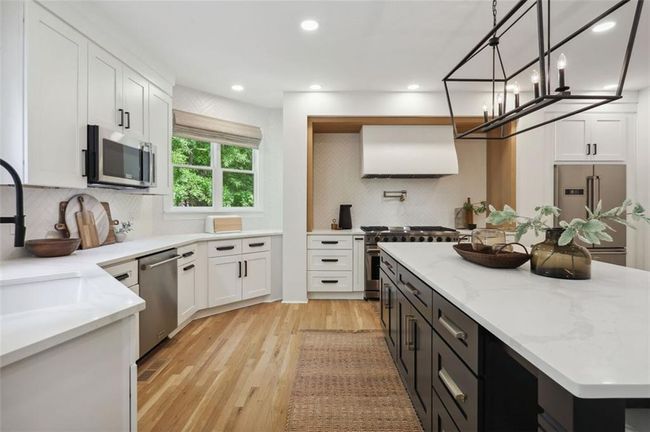 110 Valley Summit Ct, House other with 5 bedrooms, 5 bathrooms and 3 parking in Roswell GA | Image 21