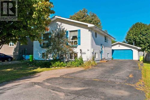 34 Sutton Pl, Sault Ste. Marie, ON, P6A6B4 | Card Image