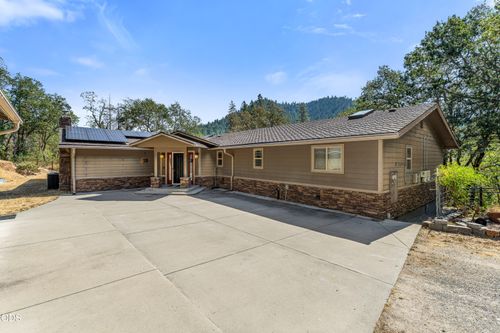 12330 E Evans Creek Rd, Rogue River, OR, 97537-9754 | Card Image
