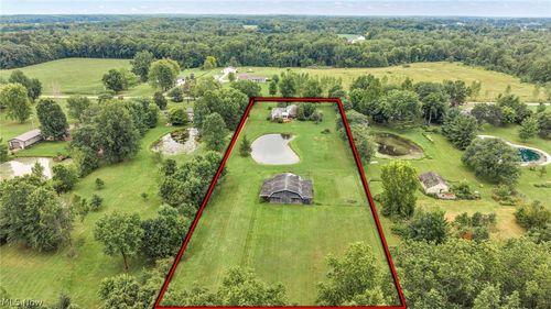 35460 Neff Road, Grafton, OH, 44044 | Card Image