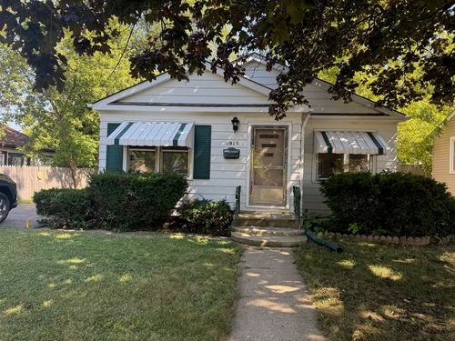 1915 Chestnut St, Waukegan, IL, 60087-4930 | Card Image