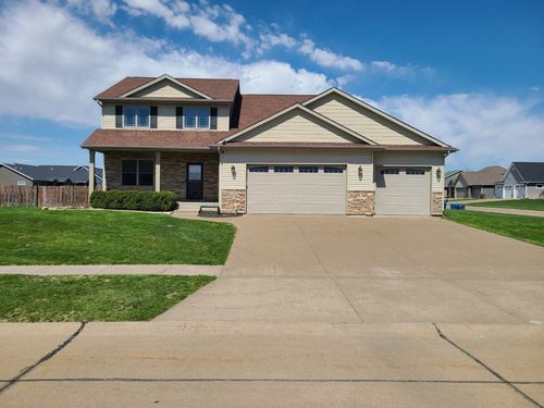 790 Muirfield Cir, Eldridge, IA, 52748-1737 | Card Image